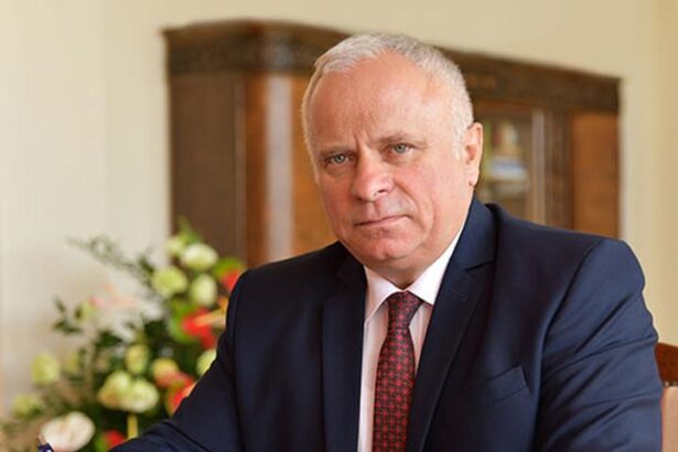 Krzysztof Kowalczyk: Poznaj sylwetkę kontrowersyjnego polityka, który budzi emocje