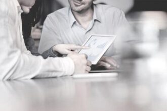 Skuteczne strategie negocjacji warunków kredytu hipotecznego z bankiem