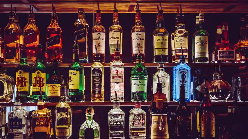 Wyjątkowe whisky do 200 zł - Jak znaleźć idealny trunek w przystępnej cenie?