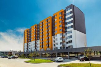 Jak kupić mieszkanie spółdzielcze własnościowe bez księgi wieczystej? Praktyczny przewodnik dla przyszłych właścicieli
