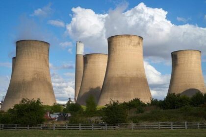 Jak pierwszy reaktor jądrowy przekształcił globalny krajobraz energetyczny?