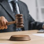 Jak zabezpieczyć się przed hipoteką po licytacji komorniczej: praktyczne porady dla dłużników