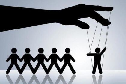 Zrozumienie manipulacji: cytaty o wykorzystywaniu człowieka i sposoby obrony