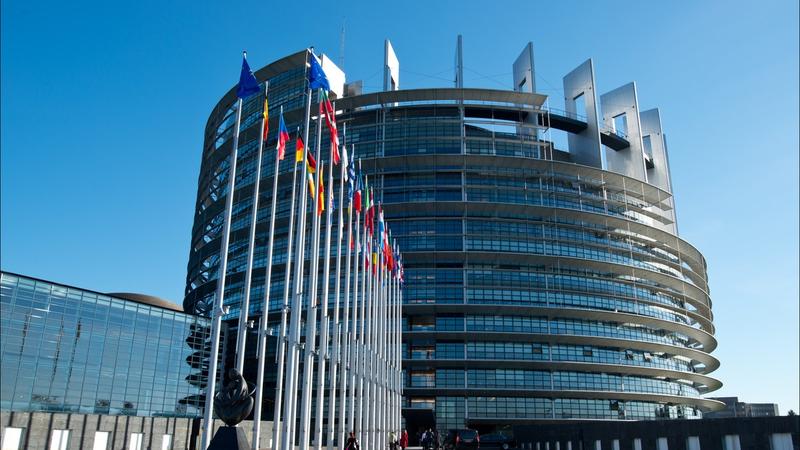 Decyzje, które mogą zmienić oblicze Europy – co przyniesie głosowanie w Parlamencie Europejskim?