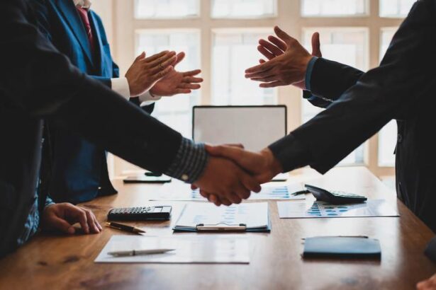 Skuteczne rozmowy w praktyce: gotowe wzory scenariuszy negocjacji