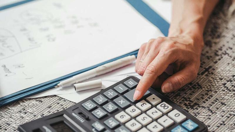 Zwolnienia i ulgi podatkowe przy sprzedaży działki