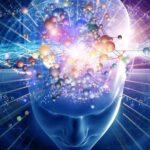 Odkryj najlepsze książki o teoriach spiskowych, które ujawniają tajemnice konspiracji